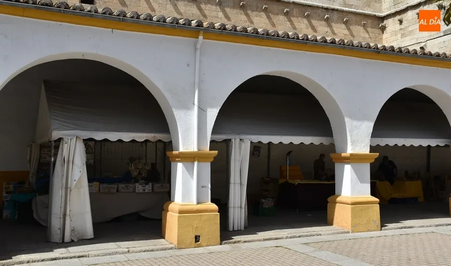 Foto 9 - Concluye el Mercado Artesano mientras se apura la Semana Santa en las terrazas