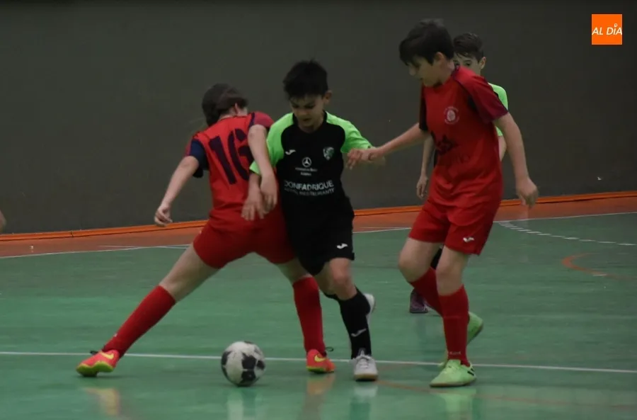 Foto 2 - El Alev&iacute;n A del III Columnas se proclama Campe&oacute;n de Liga