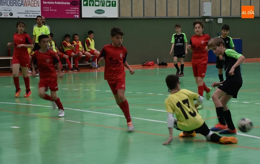 Foto 4 - El Alev&iacute;n A del III Columnas se proclama Campe&oacute;n de Liga