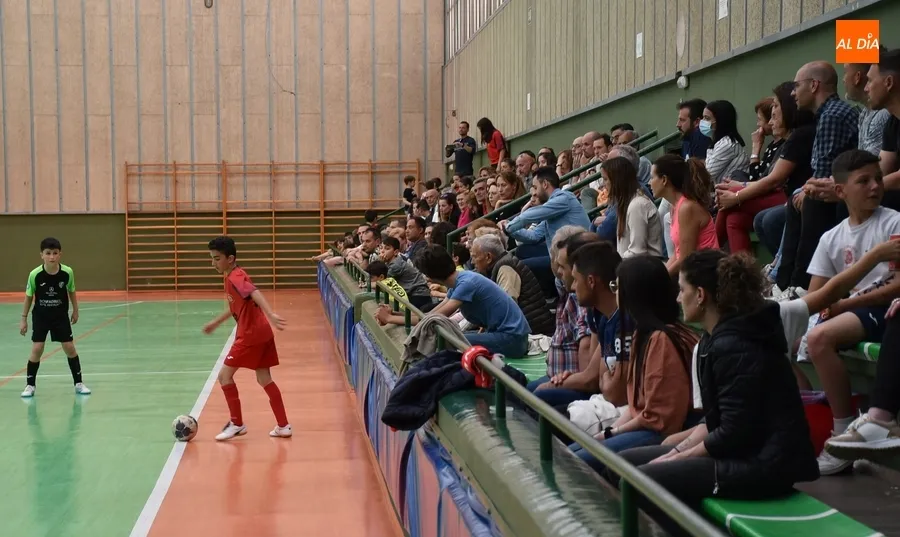 Foto 6 - El Alev&iacute;n A del III Columnas se proclama Campe&oacute;n de Liga