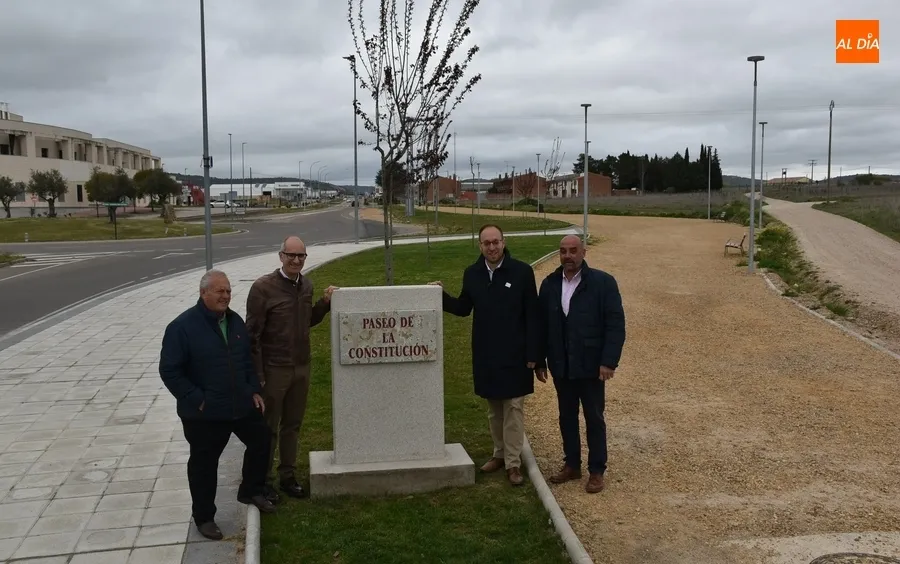 Foto 5 - Inaugurado el Paseo de la Constituci&oacute;n