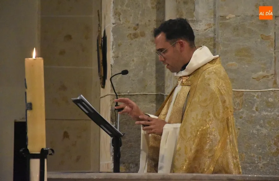 Foto 7 - Una Vigilia liderada por el Seminario remata las '12 horas de Oraci&oacute;n por las Vocaciones'