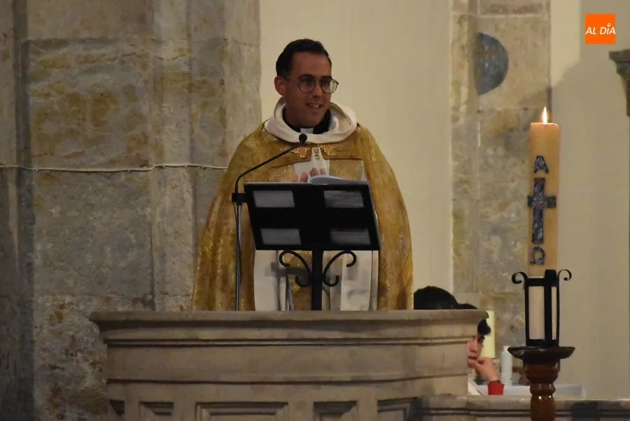 Foto 9 - Una Vigilia liderada por el Seminario remata las '12 horas de Oraci&oacute;n por las Vocaciones'