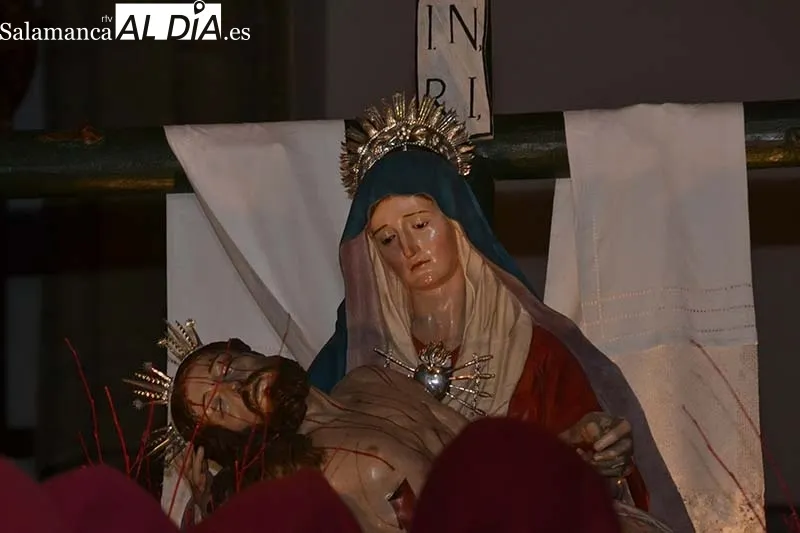 Foto 9 - La luna llena gu&iacute;a el destino de Nuestra Se&ntilde;ora de Las Angustia de B&eacute;jar