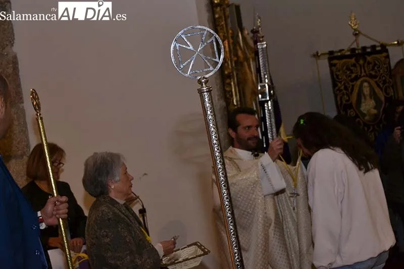 Foto 6 - Mari Carmen Hern&aacute;ndez, nueva Abadesa de la Cofrad&iacute;a de la Santa Vera Cruz de B&eacute;jar