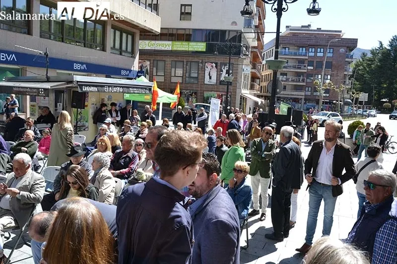 Foto 3 - VOX presenta lista por primera vez en B&eacute;jar con Purificaci&oacute;n Pozo al frente