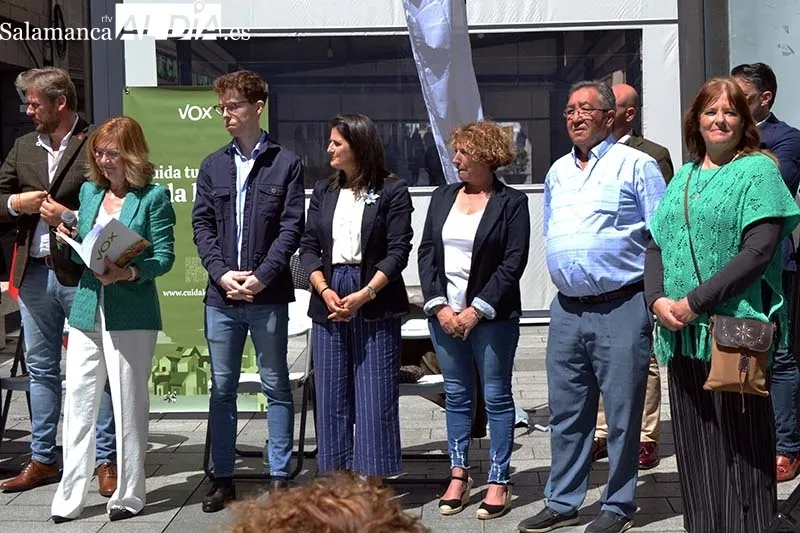Foto 5 - VOX presenta lista por primera vez en B&eacute;jar con Purificaci&oacute;n Pozo al frente