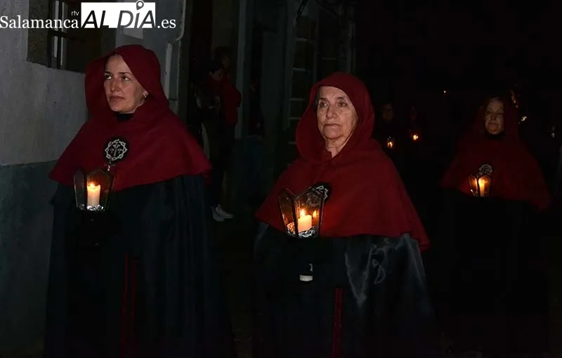 Foto 2 - El &ldquo;Nazareno&rdquo; sella su promesa de silencio en la noche bejarana