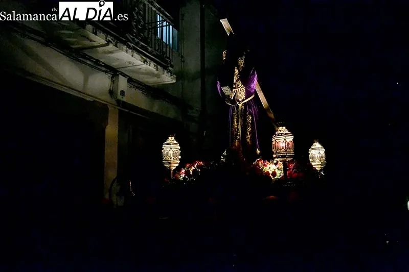 Foto 4 - El &ldquo;Nazareno&rdquo; sella su promesa de silencio en la noche bejarana