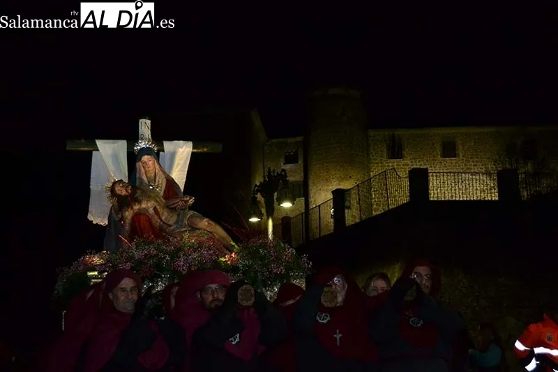 Foto 5 - La luna llena gu&iacute;a el destino de Nuestra Se&ntilde;ora de Las Angustia de B&eacute;jar