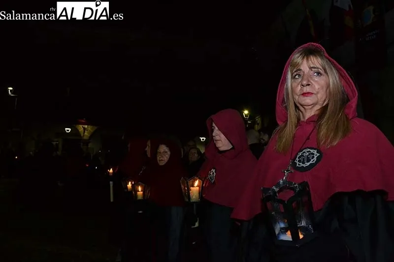 Foto 2 - La luna llena gu&iacute;a el destino de Nuestra Se&ntilde;ora de Las Angustia de B&eacute;jar