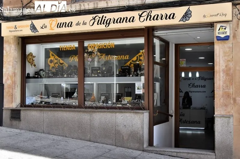 Foto 2 - La Cuna de la Filigrana Charra reconocida como la mejor joyer&iacute;a de Salamanca en 2023: "Es un aliciente para seguir"