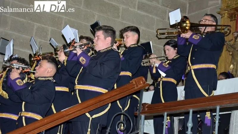 Foto 8 - La Banda de Cornetas y Tambores 'Esperanza' abre la Semana Santa en Lumbrales