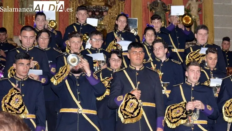 Foto 2 - La Banda de Cornetas y Tambores 'Esperanza' abre la Semana Santa en Lumbrales
