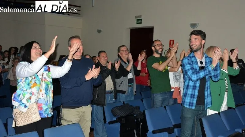 La interacción del monologista Larrodera con el público fue constante