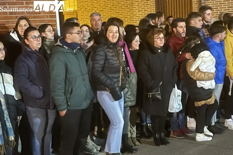 Foto 7 - Devoci&oacute;n multitudinaria y sorpresas protagonizan la esperada procesi&oacute;n del Cristo del Humilladero y Nuestra Se&ntilde;ora de las L&aacute;grimas