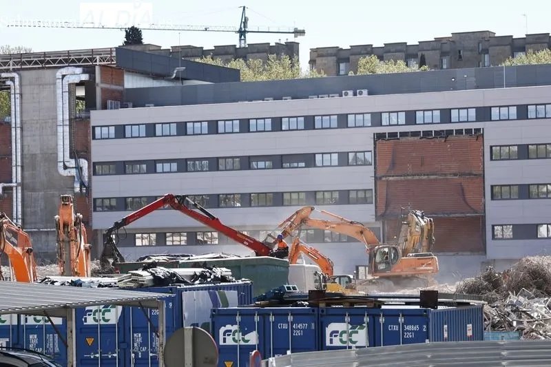 Estado actual del solar que ocupaba en antiguo Hospital Clínico Universitario de Salamanca. Foto de David Sañudo