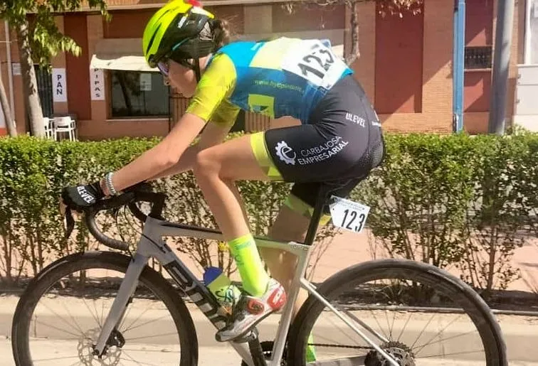 Ciclistas del HyD Pinturas Fem. ECS en Tarancón