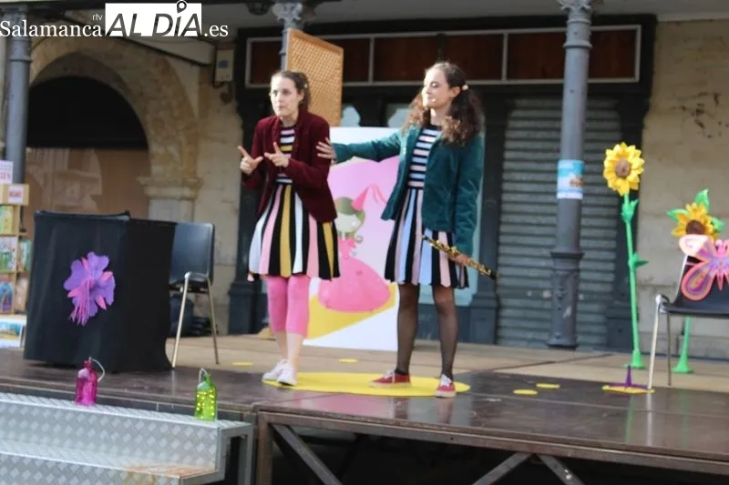 Foto 8 - J&oacute;venes y ni&ntilde;os se acercan a la literatura gracias a la Feria del Libro