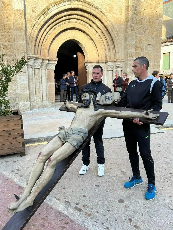 Foto 7 - Descendido el Santo Cristo de San Andr&eacute;s