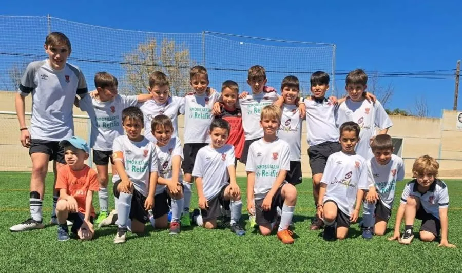Foto 3 - Los benjamines del Ciudad Rodrigo CF quedan subcampeones del X Torneo de F&uacute;tbol 8 de Coria