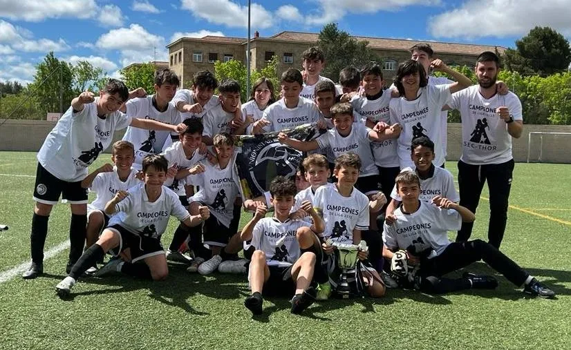 Foto 3 - Javier Mart&iacute;n se proclama campe&oacute;n de la 1&ordf; Divisi&oacute;n Provincial Infantil con Unionistas de Salamanca