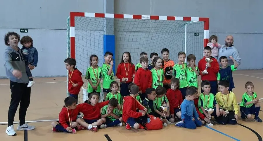 Foto 3 - Los dos Prebenjamines del III Columnas ganan sus respectivas Copas