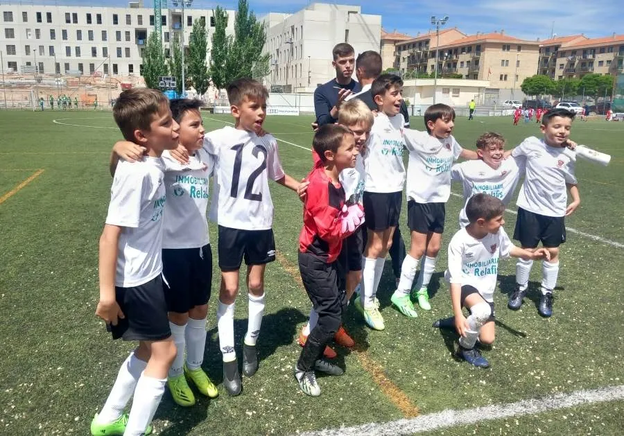 Foto 9 - El Benjam&iacute;n A del Ciudad Rodrigo conquista el t&iacute;tulo de Liga