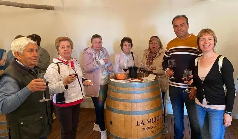 Foto 6 - La Asociaci&oacute;n de Vecinos del Barrio Nuevo descubre Olmedo