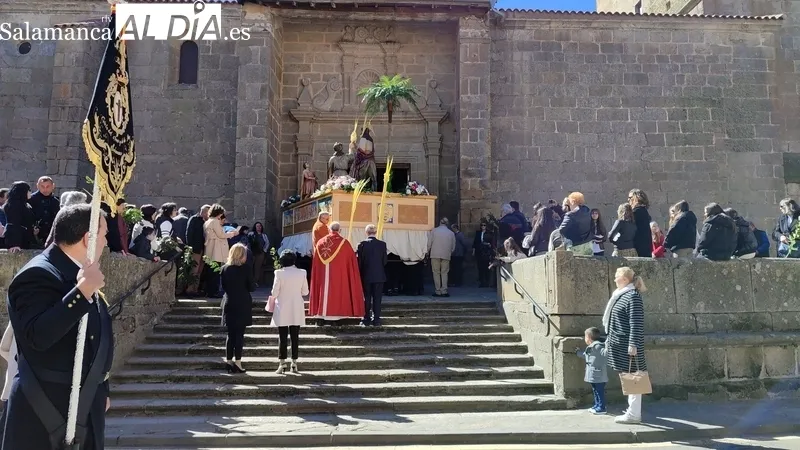 Procesión de 'la borriquilla' en Vitigudino / CORRAL