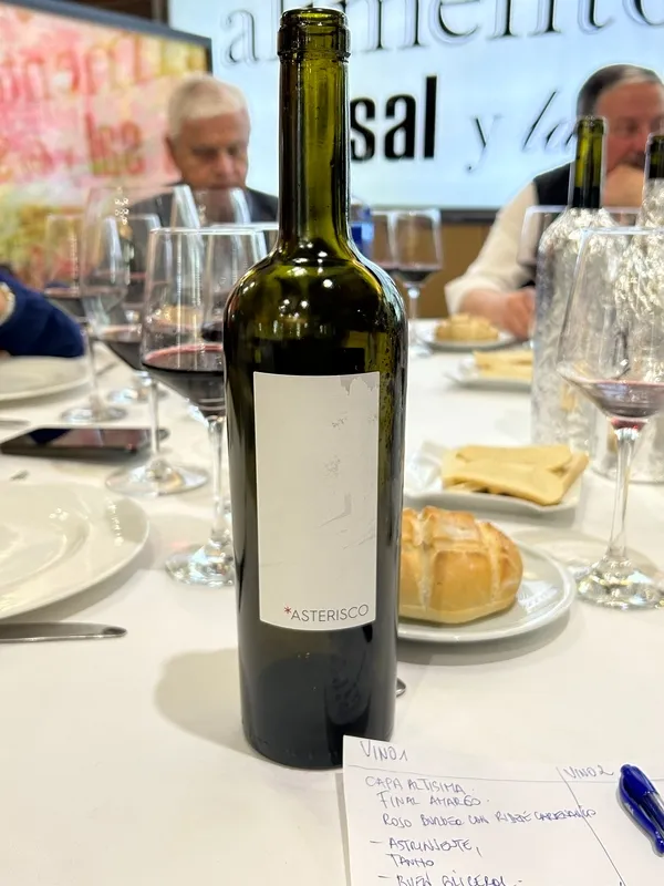 Cata de *Asterisco 2019 en el Restaurante Hispania 20 / JAVIER BRAGADO