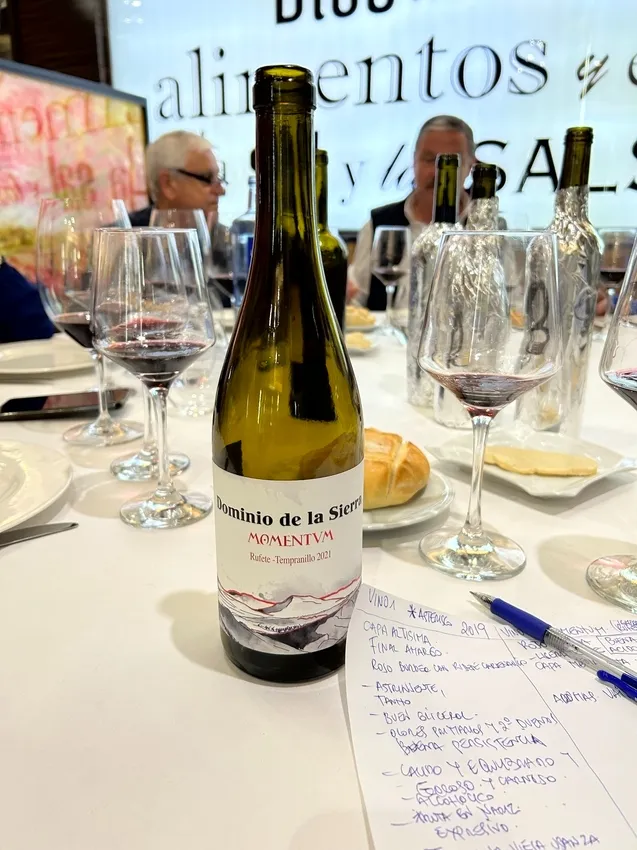 Foto 3 - Momentun crianza 2021, la elegancia vestida de rufete
