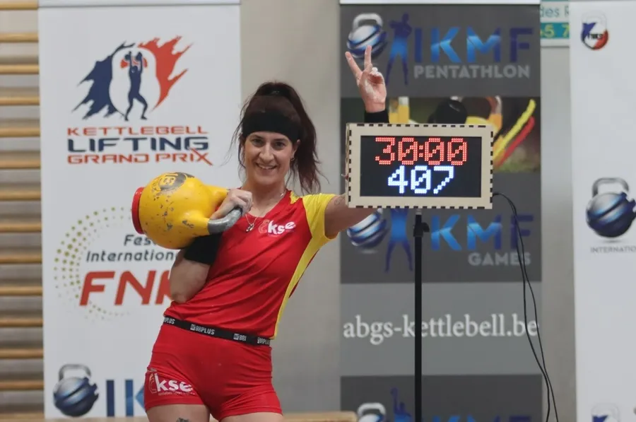 Foto 2 - Cristina S&aacute;nchez y Jos&eacute; Ra&uacute;l Manchado se proclaman campeones del mundo de kettlebell