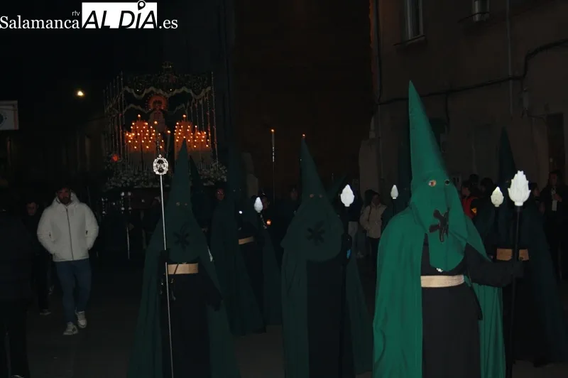 Nuestra Señora de la Esperanza protagonizaba la Procesión de la Madrugada