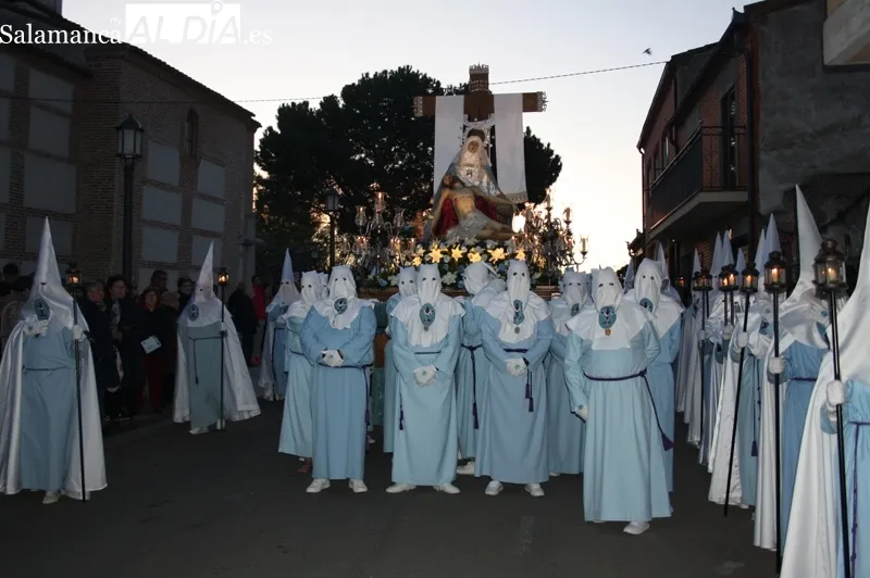 La procesión del Vía Crucis protagonizaba el amanecer del Viernes Santo en Peñaranda