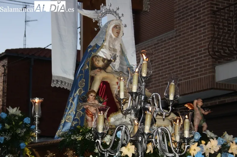 La procesión del Vía Crucis protagonizaba el amanecer del Viernes Santo en Peñaranda