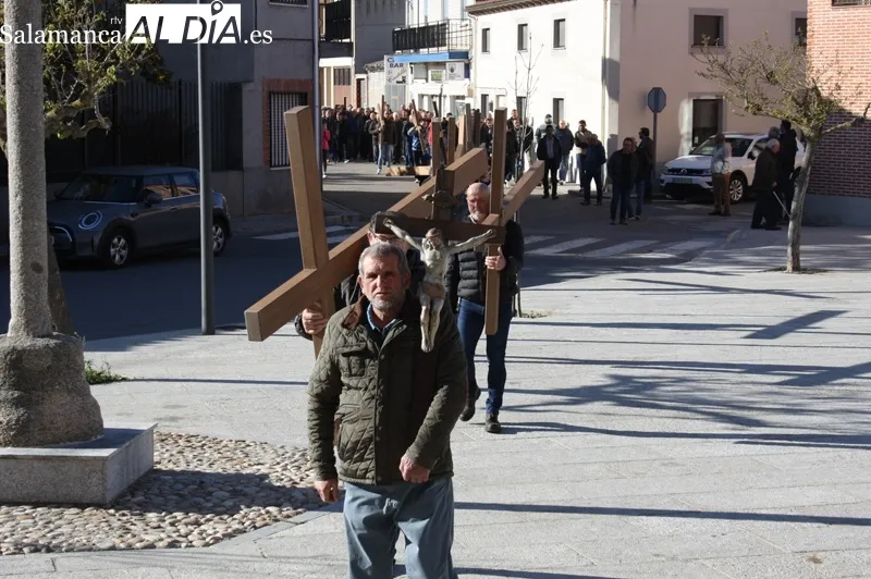 Villoria comenzaba este Viernes Santo con el Vía Crucis de hombres