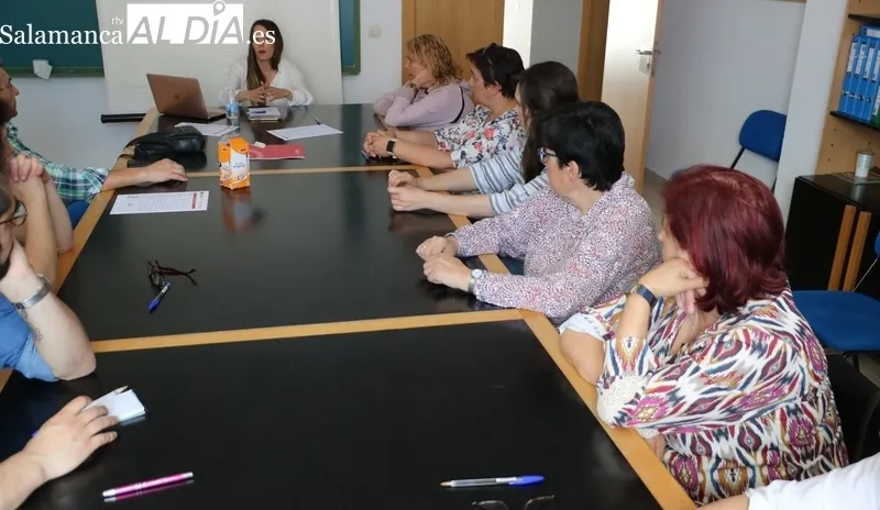 Empresarios de Vitigudino, en su mayoría pertenecientes a Asemvi, asistían a esta charla informativa sobre el KIT digital  / CORRAL  