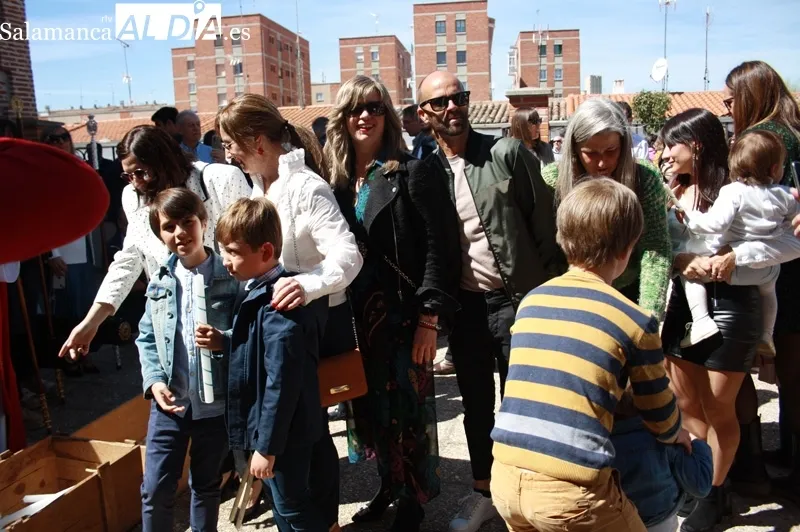 Miles de personas participaban en la procesión de la vela en Peñaranda