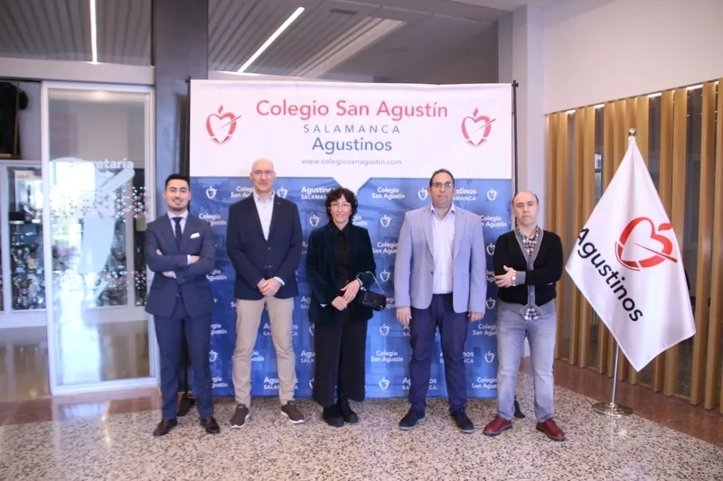 Foto 4 - Vicente del Bosque, Enrique Cabero o Mar&iacute;a San Gil en la segunda jornada de la Semana de Formaci&oacute;n del Colegio San Agust&iacute;n