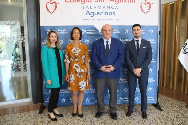 Foto 6 - Vicente del Bosque, Enrique Cabero o Mar&iacute;a San Gil en la segunda jornada de la Semana de Formaci&oacute;n del Colegio San Agust&iacute;n