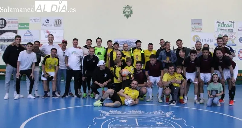 Foto 3 - Sanchotello, ganador del Trofeo Diputaci&oacute;n Salamanca de F&uacute;tbol Sala