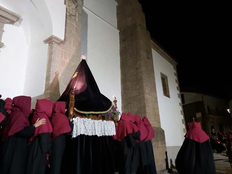 Foto 4 - La noche, testigo de El Encuentro del Resucitado y su Madre en B&eacute;jar