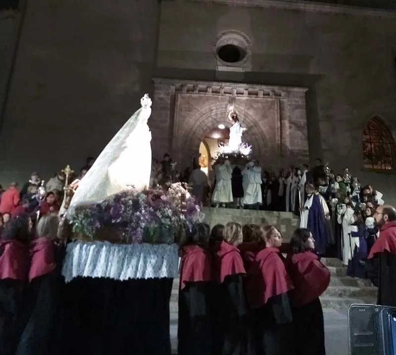 Foto 2 - La noche, testigo de El Encuentro del Resucitado y su Madre en B&eacute;jar