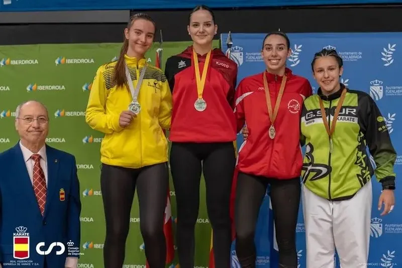 Competidoras del Kyoto Salamanca en Torrelavega