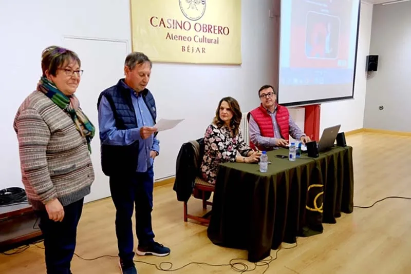 Foto 3 - La magia de una entrevista en el Casino Obrero de B&eacute;jar