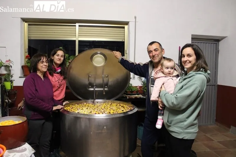 Foto 4 - Navales celebra un a&ntilde;o m&aacute;s su tradici&oacute;n del Cabildo&nbsp;