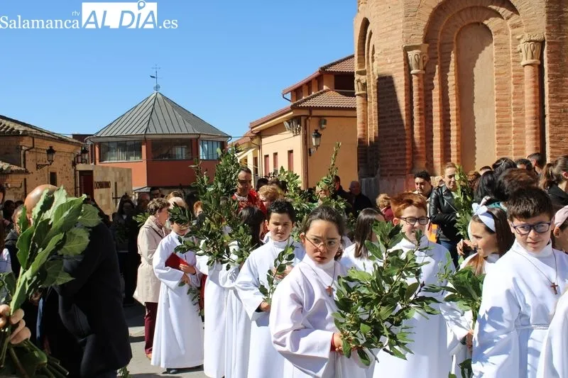 Foto 11 - Los m&aacute;s peque&ntilde;os encargados de inaugurar la Semana Santa de Alba de Tormes