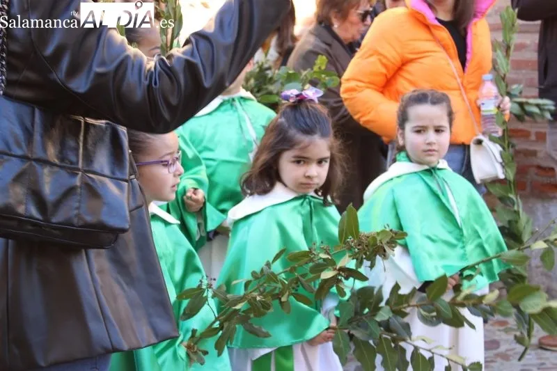 Foto 9 - Los m&aacute;s peque&ntilde;os encargados de inaugurar la Semana Santa de Alba de Tormes