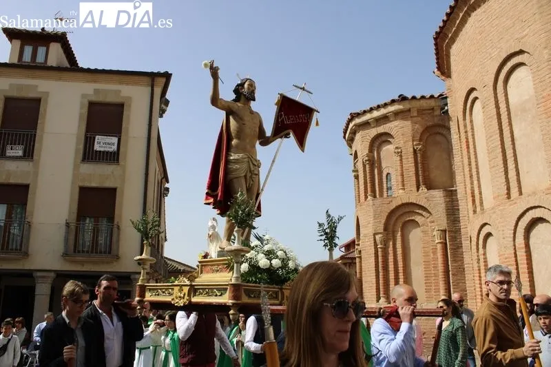 Foto 11 - El Encuentro del Resucitado con su Madre pone fin a la Semana Santa albense